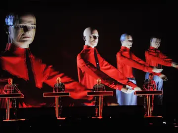 Actuación del grupo alemán Kraftwerk Actuación del grupo alemán Kraftwerk