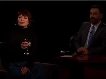 Lena Heady con Jimmy Kimmel Lena Heady con Jimmy Kimmel