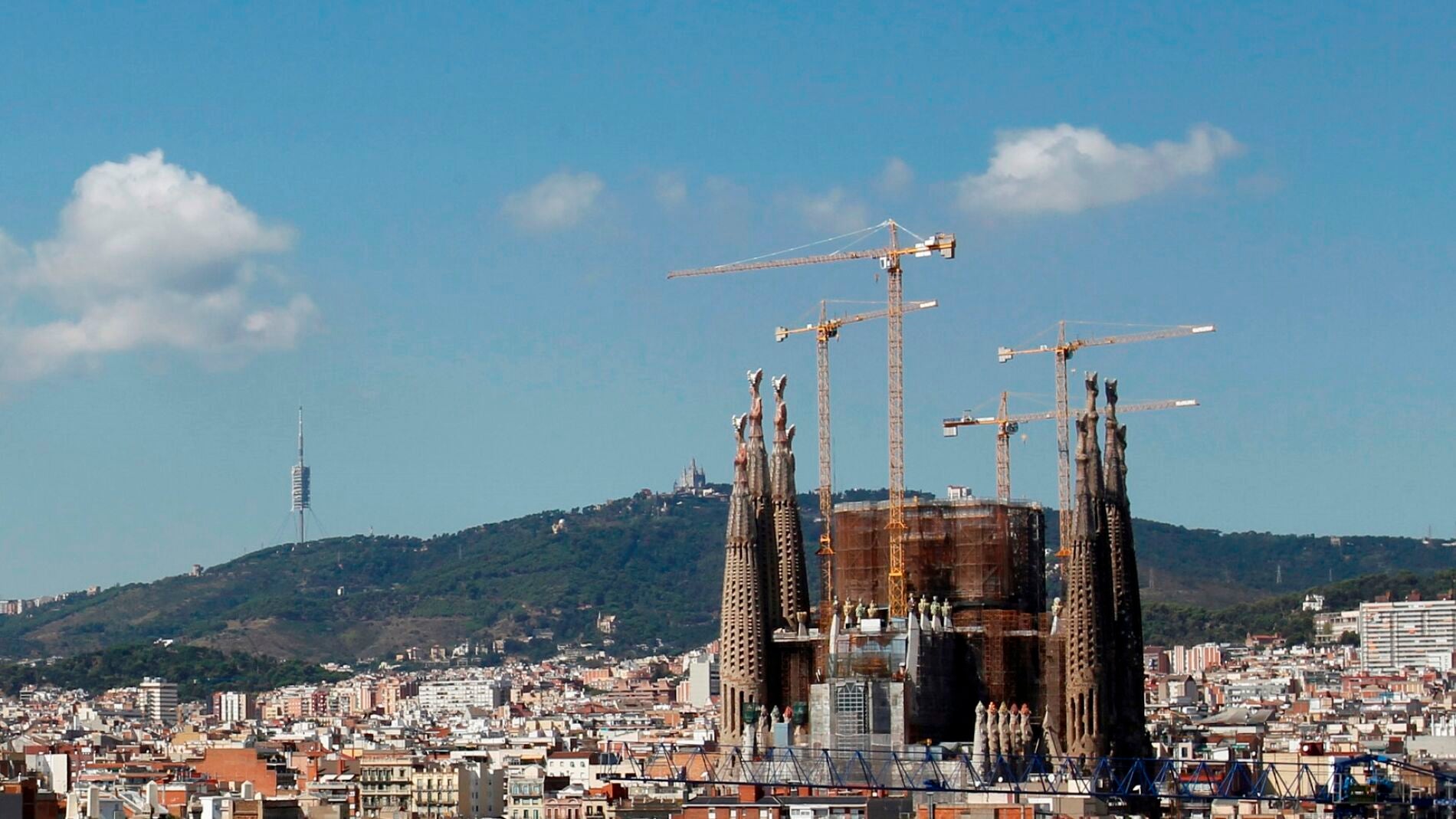 Cielo pr&aacute;cticamente despejado en Barcelona