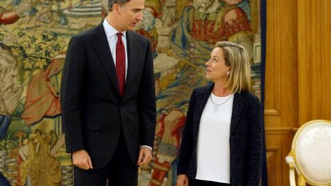 El Rey con Ana Oramas