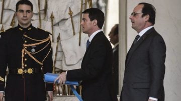 El primer ministro francés, Manuel Valls, y el presidente de Francia, François Hollande