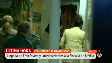 Fran Rivera llega a la Fiscalía de Sevilla a declarar por torear con su hija en brazos