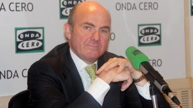 De Guindos afirma que si se cometen errores, 