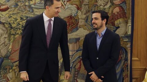 El Rey Felipe VI y Alberto Garz&oacute;n en Zarzuela