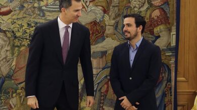 Alberto Garzón comunica al Rey que favorecerá la formación de un Gobierno progresista