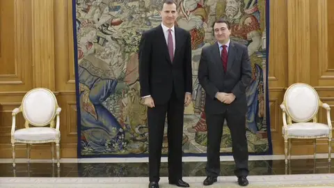 El Rey recibe al representante del PNV, Aitor Esteban El Rey recibe al representante del PNV, Aitor Esteban