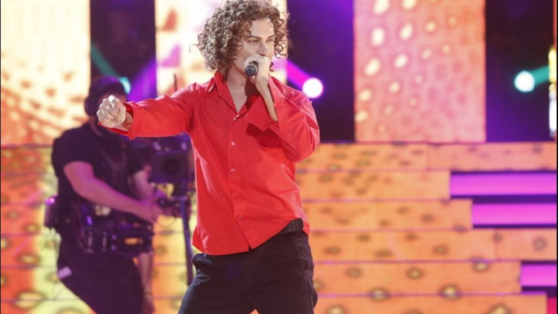 Adrián Rodríguez imita a David Bisbal y canta 'Corazón latino'