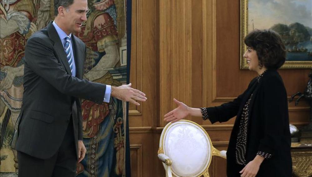 El Rey Felipe VI con Alexandra Fernández en Zarzuela