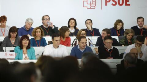 Pedro S&aacute;nchez, sobre la oferta de Podemos: "El cambio no es de personas sino de pol&iacute;ticas, por eso no vamos a hablar de sillones"