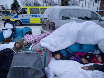Un grupo de enmascarados llama a "actuar" contra menores inmigrantes en Estocolmo