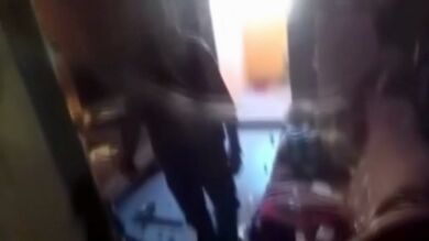 Un hombre intenta apuñalar a un mosso cuando van a detenerle 