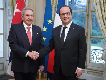 Hollande recibe a Castro Hollande recibe a Castro