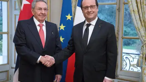 Hollande recibe a Castro Hollande recibe a Castro
