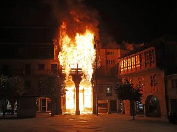 Incendio en un edificio en el centro de Pontevedra