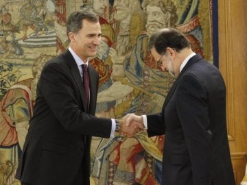 Felipe VI recibe a Mariano Rajoy