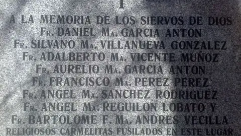 Imagen de la placa situada en el cementerio de Carabanchel Bajo Imagen de la placa situada en el cementerio de Carabanchel Bajo