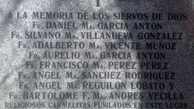 Madrid repone la placa homenaje a ocho beatos carmelitas tras retirarla por error