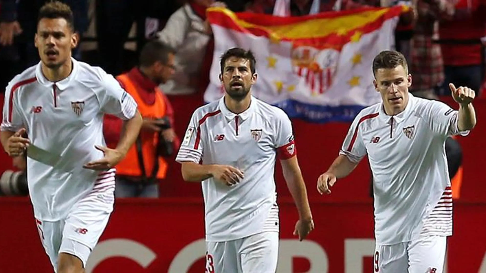 Kevin Gameiro celebra uno de sus goles en el Pizjuán Kevin Gameiro celebra uno de sus goles en el Pizjuán