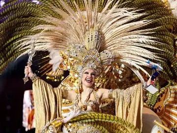 Cecilia Navarro Arteaga tras ser proclamada Reina del Carnaval de Santa Cruz de Tenerife, Cecilia Navarro Arteaga tras ser proclamada Reina del Carnaval de Santa Cruz de Tenerife,