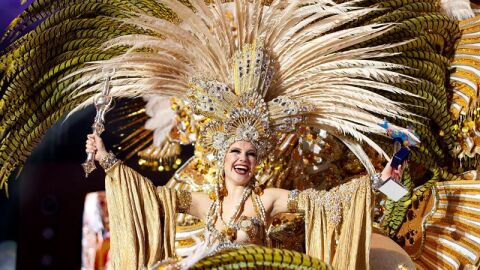  Cecilia Navarro Arteaga tras ser proclamada Reina del Carnaval de Santa Cruz de Tenerife,