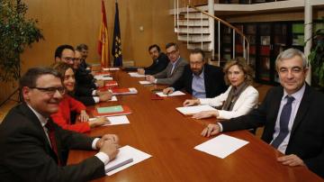 Reunión de los equipos negociadores del PSOE y Ciudadanos