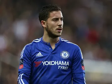 Hazard, con cara de circunstancias Hazard, con cara de circunstancias