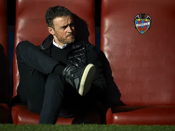 Luis Enrique, en el banquillo del Levante Luis Enrique, en el banquillo del Levante