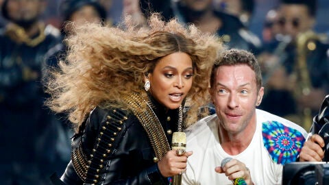 Beyonc&eacute; y Chris Martin