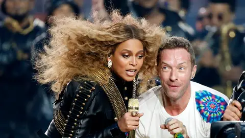 Beyoncé y Chris Martin de Coldplay Beyoncé y Chris Martin