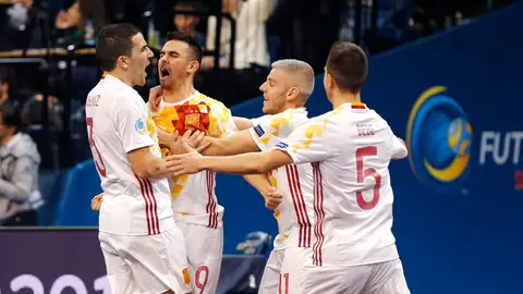 España celebra uno de los goles a Portugal España celebra uno de los goles a Portugal