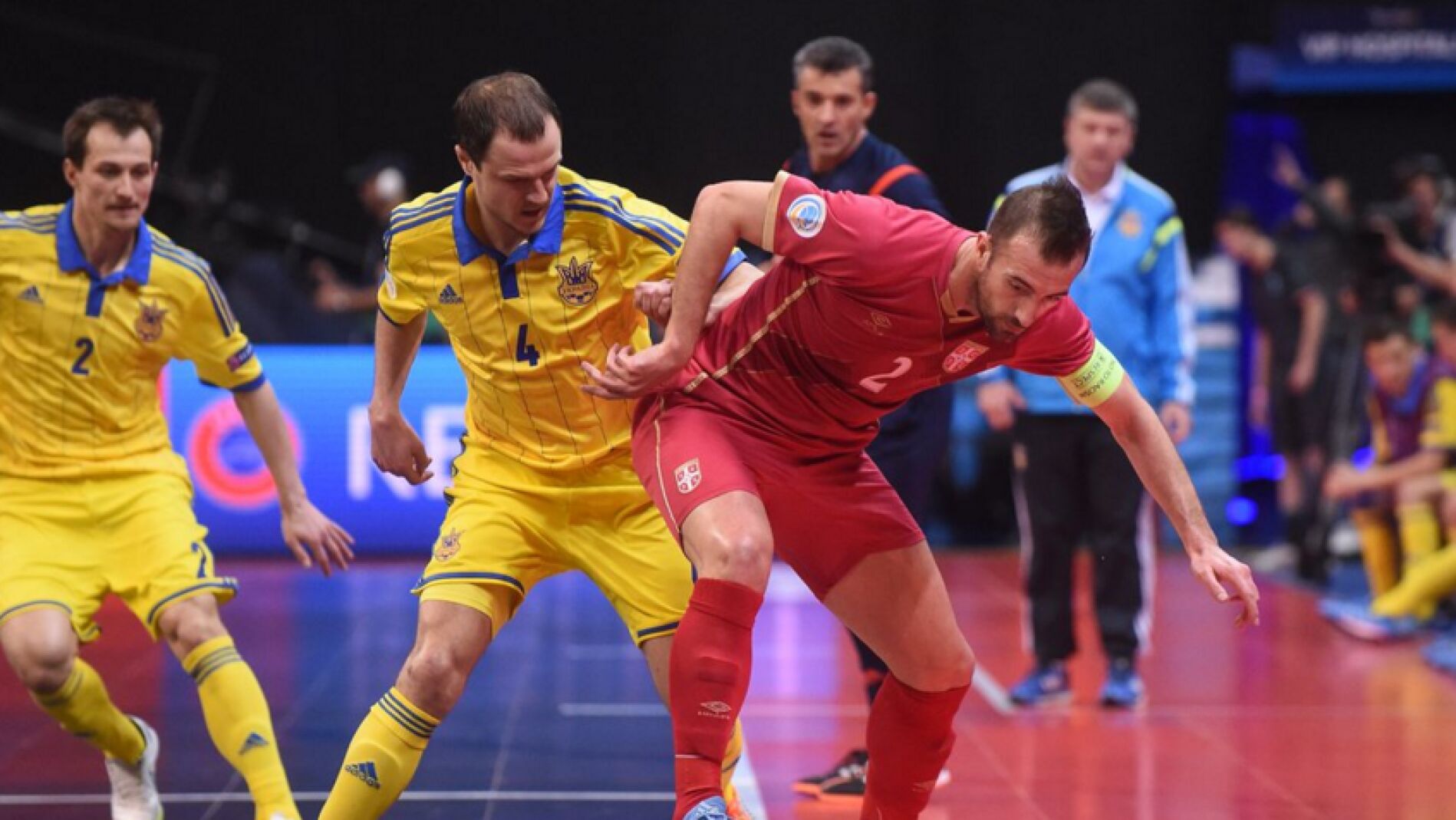 Serbia y Ucrania en el partido de cuartos de findal