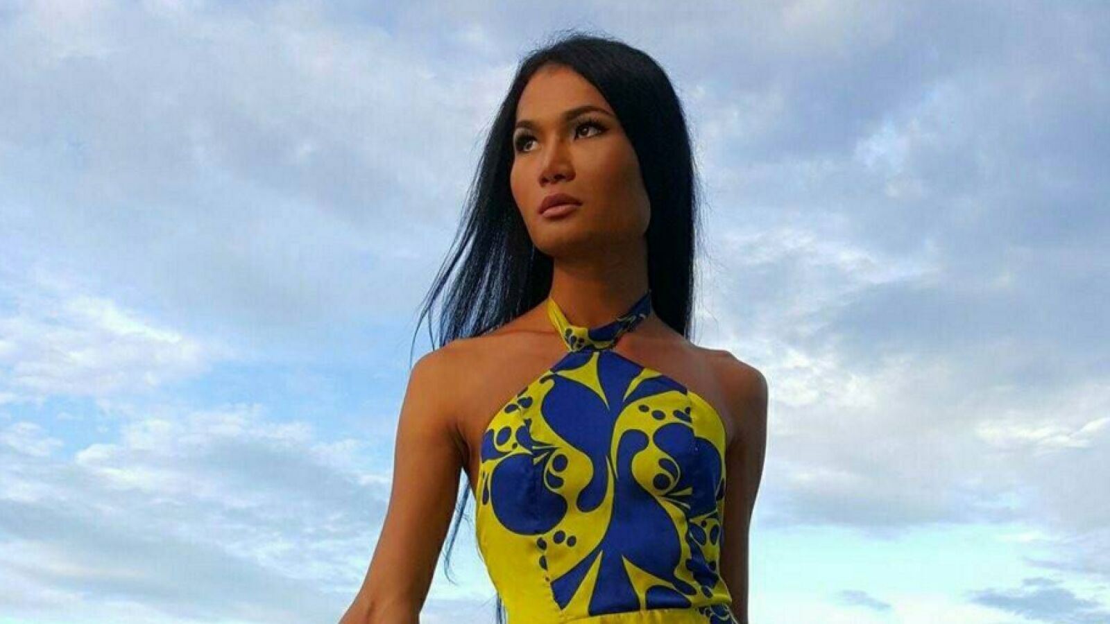 De monje budista a modelo, la historia de Mimi Tao