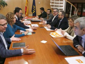 Mesa de negociaciones entre PSOE y Ciudadanos