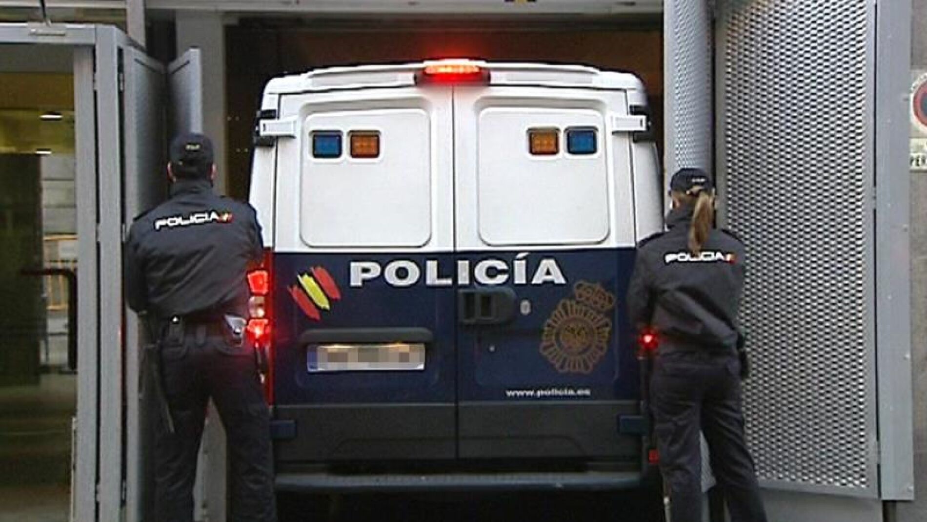 Un furg&oacute;n policial a su llegada a la Audiencia Nacional