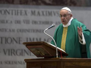 El papa Francisco oficia una misa para los frailes capuchinos en la basílica de San Pedro