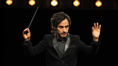 Monica Bellucci en 'Mozart in the Jungle' revoluciona las redes sociales