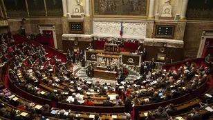 Vista general del pleno de la Asamblea Nacional francesa en París, Francia