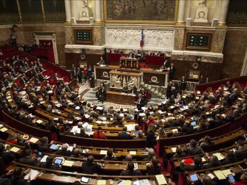 Vista general del pleno de la Asamblea Nacional francesa en París, Francia