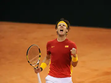 Rafa Nadal celebra un punto en Copa Davis con España Rafa Nadal celebra un punto en Copa Davis con España