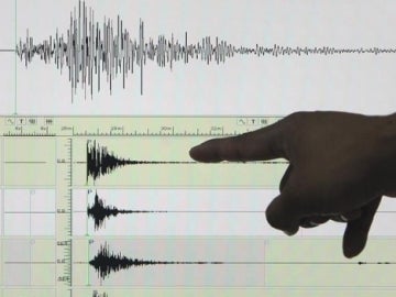  Un sismógrafo en el que aparece registrado un terremoto