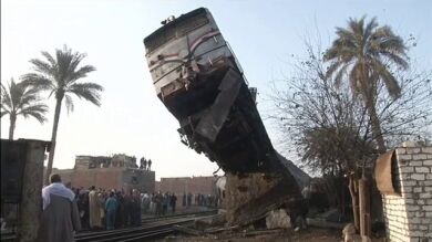 Al menos 70 heridos tras descarrilar un tren en Egipto