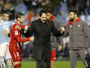 Emery celebra la clasificación para la final de la Copa en Balaídos Emery celebra la clasificación para la final de la Copa en Balaídos