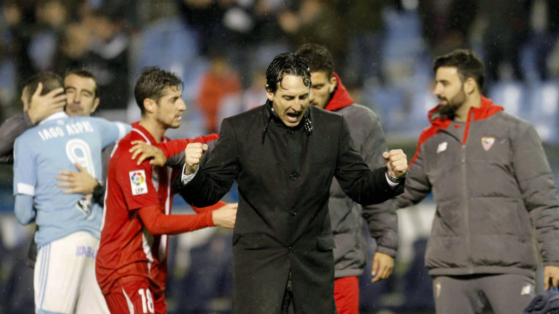 Emery celebra la clasificación para la final de la Copa en Balaídos Emery celebra la clasificación para la final de la Copa en Balaídos