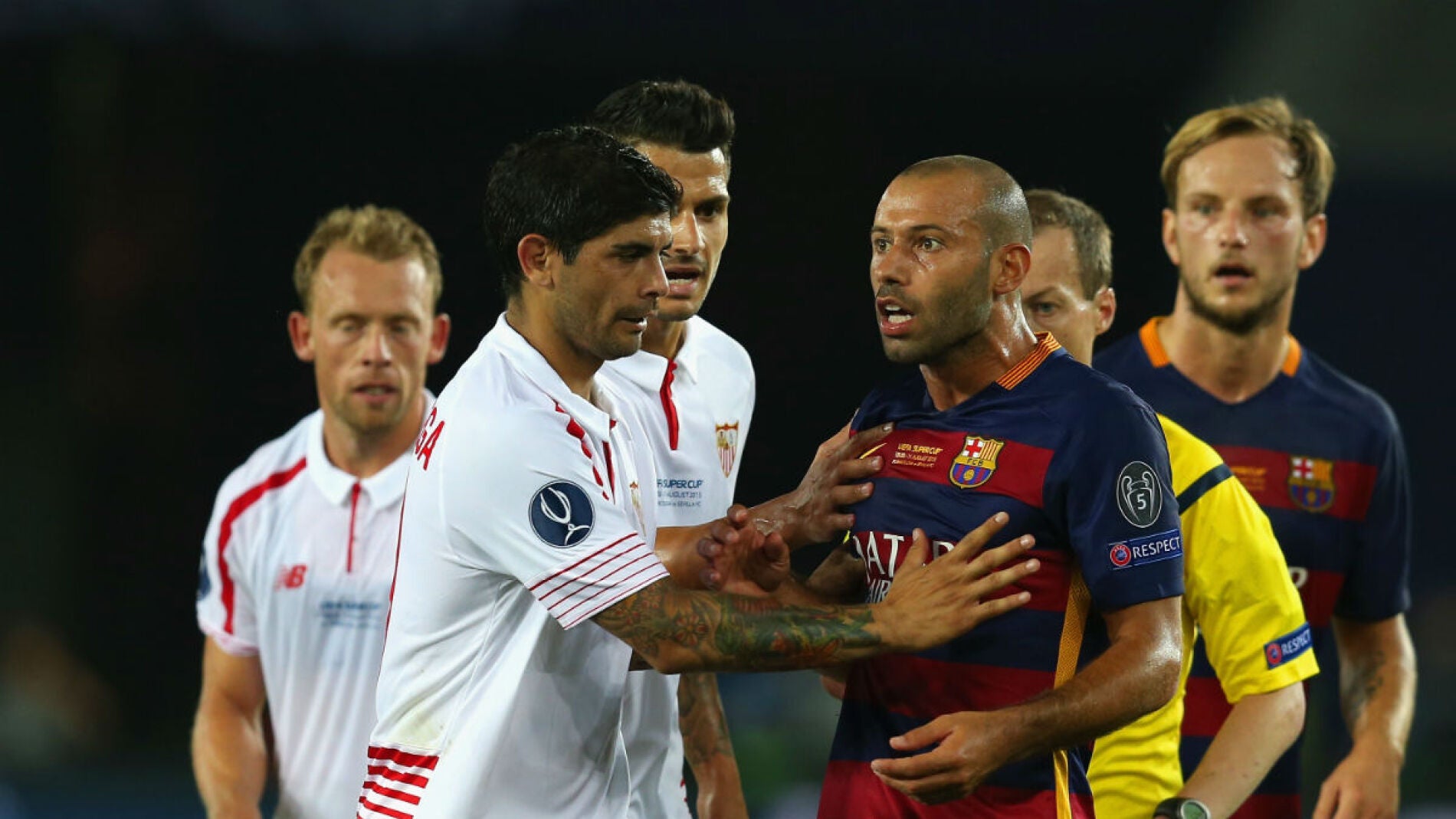 Benaga y Mascherano, en la Supercopa de Europa de esta temporada