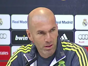 Zinedine Zidane en rueda de prensa Zinedine Zidane en rueda de prensa