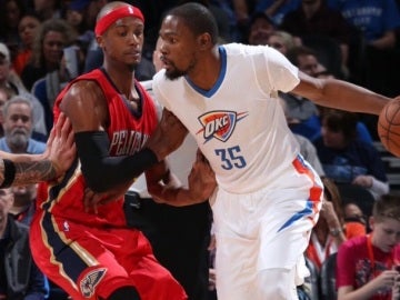 Durant, en acción ante los Pelicans