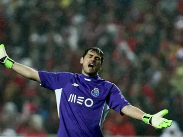 Iker Casillas lamenta una oportunidad perdida Iker Casillas lamenta una oportunidad perdida
