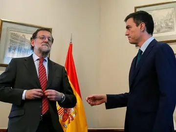 El presidente del Gobierno en funciones, Mariano Rajoy, y el secretario general del PSOE, Pedro Sánchez El presidente del Gobierno en funciones, Mariano Rajoy, y el secretario general del PSOE, Pedro Sánchez