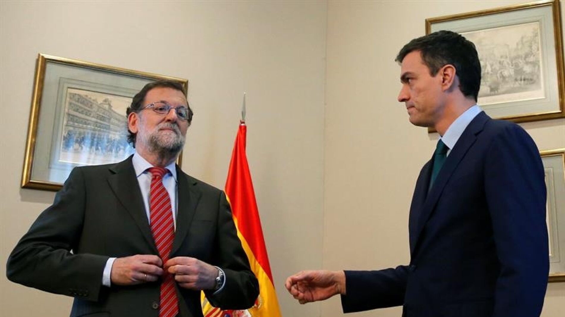 El presidente del Gobierno en funciones, Mariano Rajoy, y el secretario general del PSOE, Pedro S&aacute;nchez