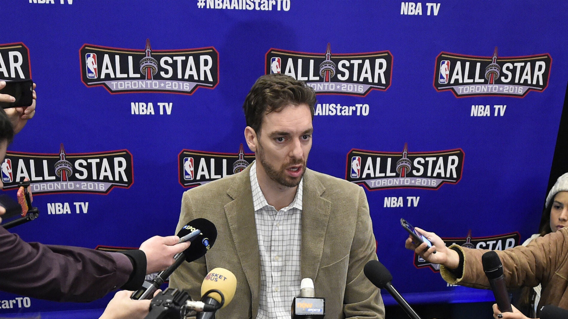 Pau Gasol atiende a los medios antes del All Star de Toronto